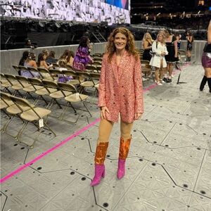 Orange The Man outfiit